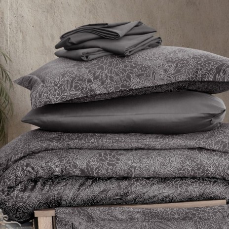 Lenjerie de pat bumbac satin de lux 6 piese First Choice Neva Polama cu model paisley elegant pe fundal inchis