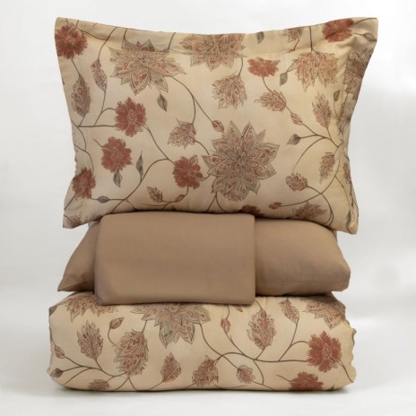 Lenjerie de pat First Choice Ravel bumbac satinat 220 TC flori maro caramel si motive ornamentale pe fond crem