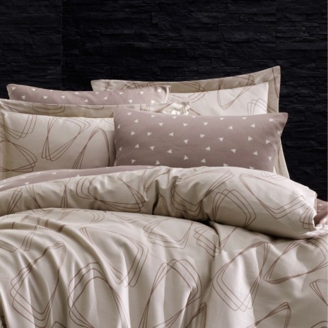 Lenjerie de pat First Choice Rovena Soil bumbac satinat 220 TC model geometric cu triunghiuri maro pe fond crem bej