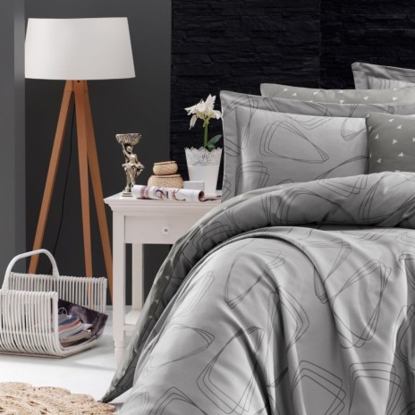 Lenjerie de pat First Choice Rovena Gri bumbac satinat 220 TC model geometric cu triunghiuri si linii pe fond gri argintiu