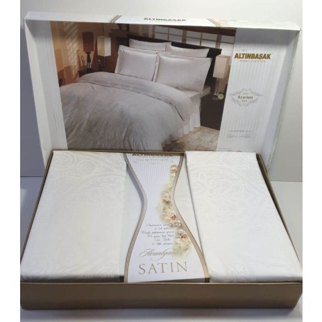 Lenjerie de pat de lux Altinbasak Scarlett din bumbac 100% dublu satinat alb cu design floral damasc.
