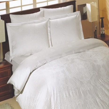 Lenjerie de pat de lux Altinbasak Scarlett din bumbac 100% dublu satinat alb cu design floral damasc.