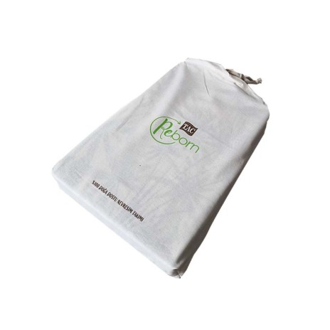 Lenjerie de pat de lux din bumbac și tencel Tac Reborn Martina cu design floral în nuanțe de verde și alb, naturală și elegantă.