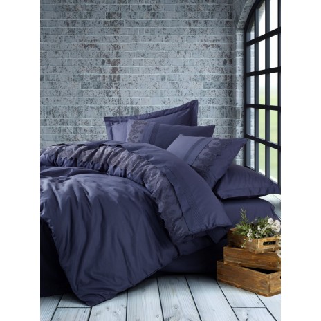 Lenjerie de pat bleumarin cu broderie elegantă și dantelă discretă, model Enzo Dark Blue, bumbac ranforce, 6 piese