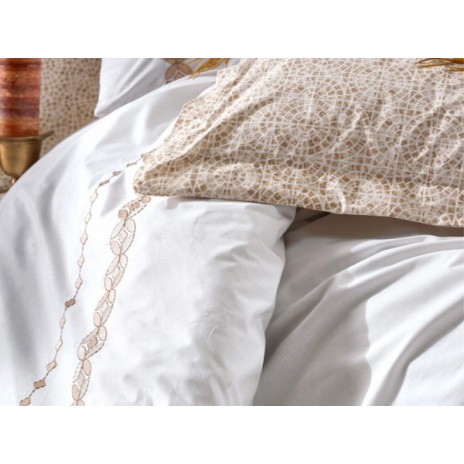 Lenjerie de pat albă cu broderie bej și accente decorative subtile, model Ines Bej, bumbac ranforce, 6 piese