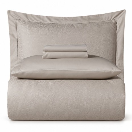 Lenjerie de pat Poseidon Wind bej La Romano, jacquard cu motive paisley ton pe ton si fete de perna cu chenare decorative