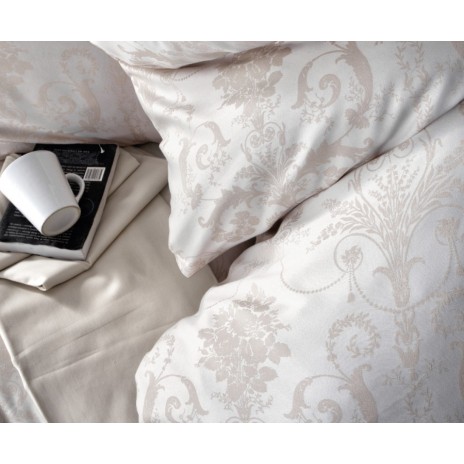 Lenjerie de pat din jacquard satin de lux Ralex Kosa cu model sofisticat de arabescuri și motive florale discrete în nuanțe de alb și crem