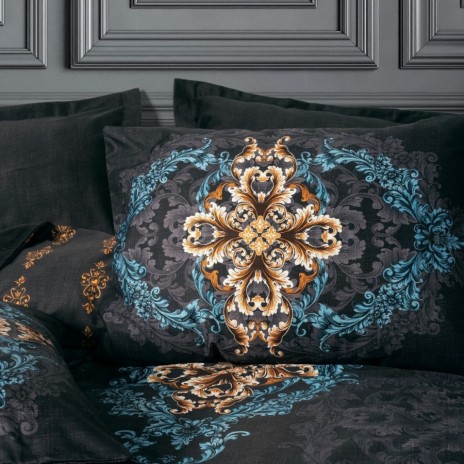 Lenjeriie de pat Palace Satin cu imprimeu digital baroc, Dorhan Negru, din bumbac satinat 100%, in nuante de negru, auriu si turcoaz.