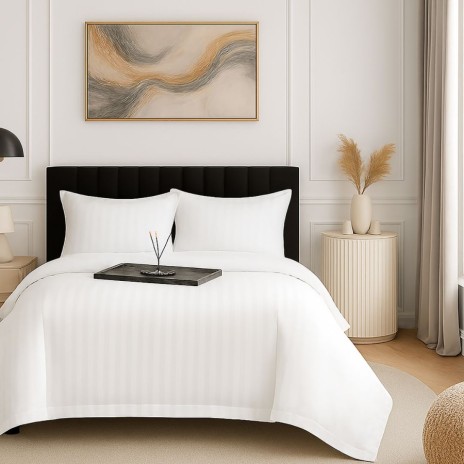 Lenjerie de pat alba din damasc policoton 4 piese cu dungi fine