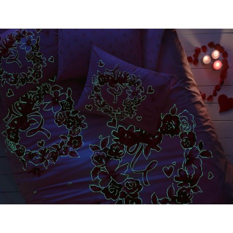 Lenjerie de pat dublu fosforescentă cu design romantic de trandafiri și inimioare roșii pe fundal roz, bumbac 100% ranforce