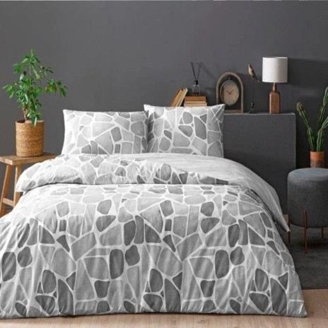 Lenjerie de pat din bumbac 100% ranforce model Alvy cu design abstract de pietre în nuanțe de gri deschis și închis.