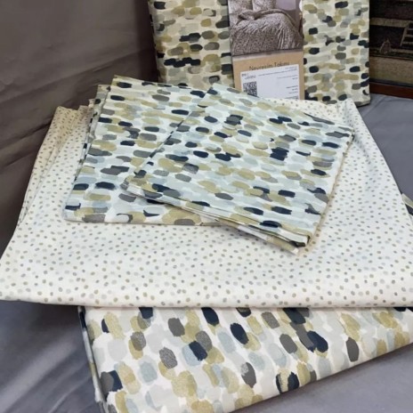 Lenjerie de pat dublu bumbac 100% reciclat TAC Reborn Disa cu design abstract de puncte în nuanțe gri și bej pe fundal alb