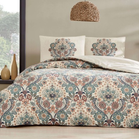 Lenjerie de pat din bumbac 100% ranforce model Valeria cu design floral detaliat în nuanțe de bej, verde și maro.