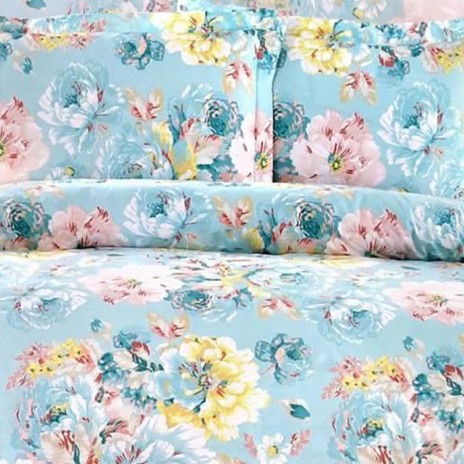 Lenjerie de pat dublu creponata cu elastic 140x200 cm din bumbac,cu model floral colorat, set 4 piese.