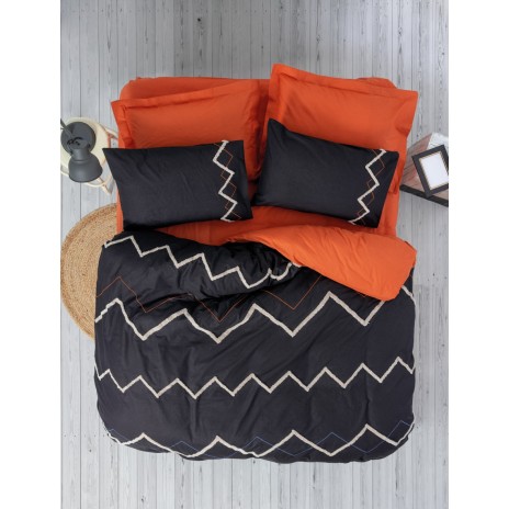 Lenjerie de pat Cotton Box Mirely Tile Red, realizată din bumbac 100% ranforce, cu broderii în relief, set 6 piese, culori roșu cărămiziu și negru.