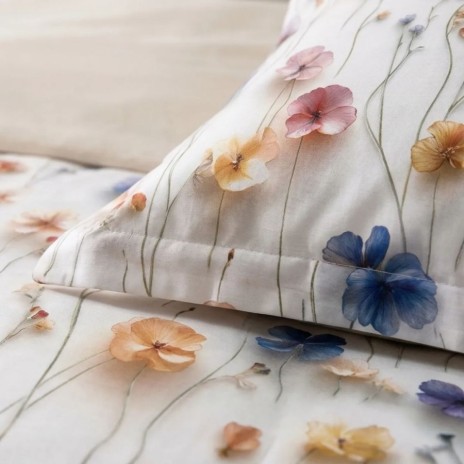 Lenjerie de pat dublu cu elastic Morning Blossom Cotton Pro Pucioasa bumbac ranforce premium model floral cu flori colorate