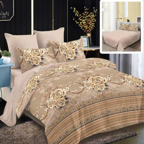 Lenjerie de pat dublu cu trandafiri bej din finet, 6 piese, model floral pe fundal maro deschis, cearceaf plat maro cu puncte.