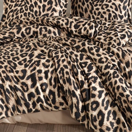 Lenjerie de pat dublu din bumbac 100% ranforce cu imprimeu de leopard in nuante de bej, maro