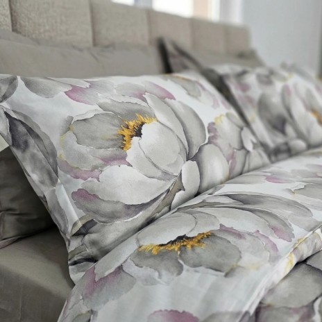 Lenjerie de pat dubla bumbac 100% satinat floral gri 4 piese fabricata in Romania