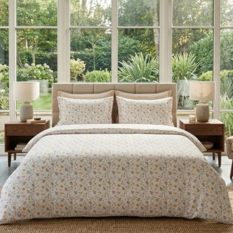 Lenjerie de pat dubla bumbac 100% satinat flori multicolore, bej, 4 piese, fabricata in Romania