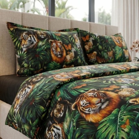Lenjerie de pat dubla bumbac 100% satinat Jungla Regala cu tigri si frunze tropicale, 4 piese, fabricata in Romania