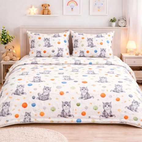 Lenjerie de pat dubla bumbac 100% satinat cu pisicute si ghemotoace colorate 4 piese Ralex Pucioasa