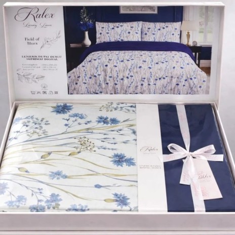 Lenjerie de pat dubla bumbac 100% reversibila flori de camp albastre si cearceaf de pat uni, 4 piese, fabricata in Romania