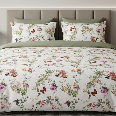 Lenjerie de pat dubla bumbac 100% reversibila cu model cu trandafiri si fluturi si cearceaf de pat uni, 4 piese, fabricata in Romania