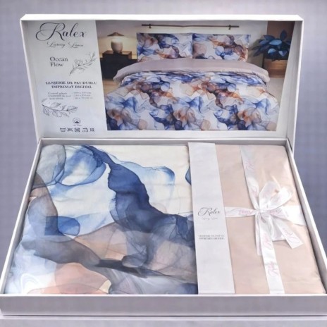 Lenjerie de pat dubla cu elastic din bumbac 100% reversibila model abstract albastru bej modern, 4 piese, fabricata in Romania