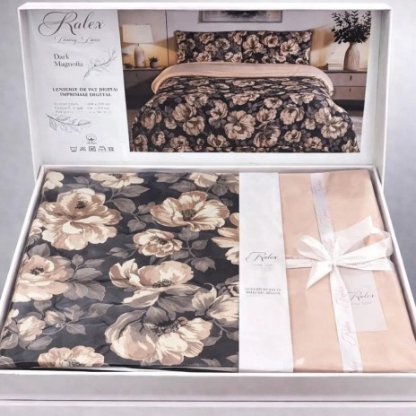 Lenjerie de pat dubla cu elastic din bumbac 100% reversibila floral bej elegant, 4 piese, fabricata in Romania
