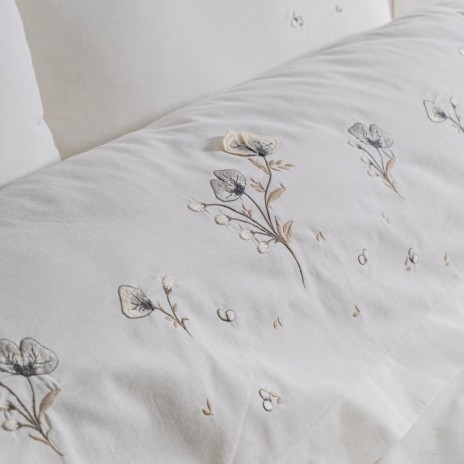 Lenjerie de pat dublu Roman crem deschis cu broderii florale, 6 piese, Saheser Home