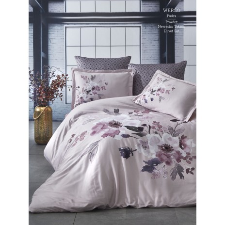 Lenjerie de pat din satin de lux model Werco roz-mov cu design floral
