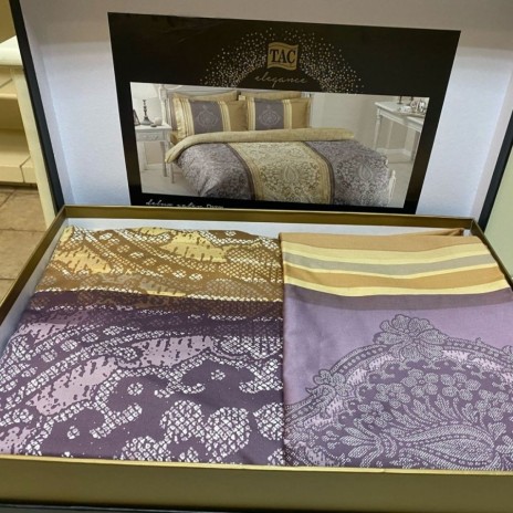 Lenjerie de pat TAC Damas din satin mov și bej cu model clasic și elegant