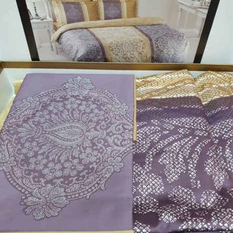 Lenjerie de pat TAC Damas din satin mov și bej cu model clasic și elegant