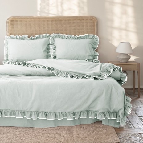 Lenjerie de pat flanel Josef silver gri First Choice, model uni cu volane decorative si contur alb