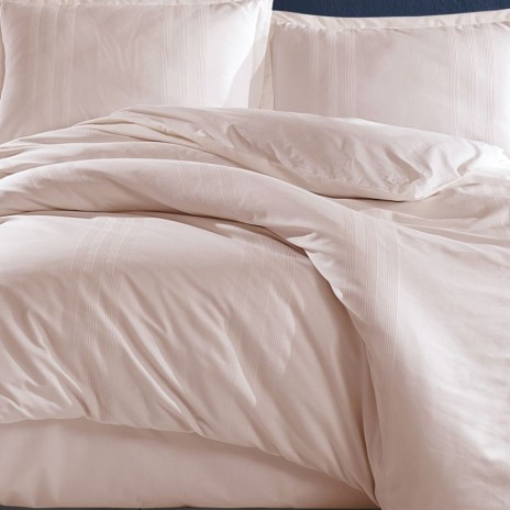 Lenjerie de pat jacquard ranforce roz Clasy Home Melkor V8 pe pat elegant
