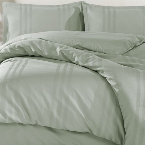 Lenjerie de pat jacquard ranforce verde Clasy Home Melkor V9 pe pat elegant