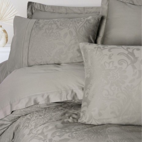 Lenjerie jacquard Cotton Box Demure Mink din bumbac satinat nuanta mink cu model floral tesut elegant