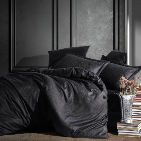 Lenjerie de pat Jacquard satin negru Saheser, bumbac 100%, set de 6 piese, cearșaf de pat și pilotă, fețe de pernă, model jacquard subtil.