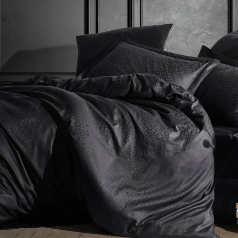 Lenjerie de pat Jacquard satin negru Saheser, bumbac 100%, set de 6 piese, cearșaf de pat și pilotă, fețe de pernă, model jacquard subtil.