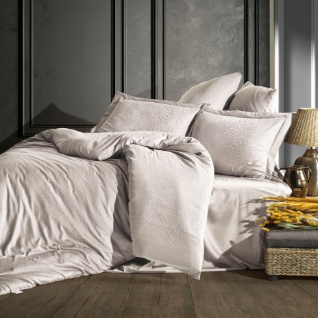 Lenjerie de pat Jacquard satin bej Saheser, bumbac 100%, set de 6 piese, cearșaf de pat și pilotă, fețe de pernă, model jacquard delicat.