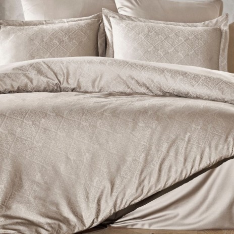 Lenjerie pat jacquard satin de lux Harley Bej cu model romburi Saheser Home