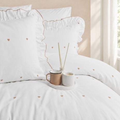 lenjerie de pat Leona alba cu inimioare jacquard Saheser Home