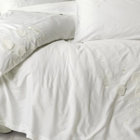 Lenjerie de pat din bumbac satin cu broderie florală alba