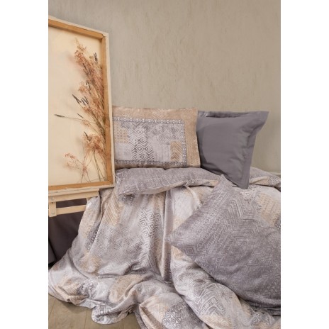 Lenjerie de pat Amentes cu model geometric în nuanțe de gri, bej și alb, bumbac satinat de lux, marca CottonBox.
