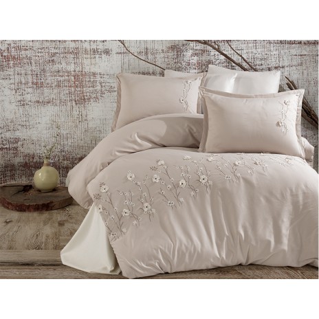 Lenjerie de pat bej Fiore din satin de bumbac cu broderii albe și crem și aplicații 3D, set Clasy
