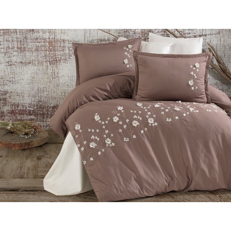 Lenjerie de pat maro Fiore din satin de bumbac cu broderii albe și crem și aplicații 3D, set Clasy
