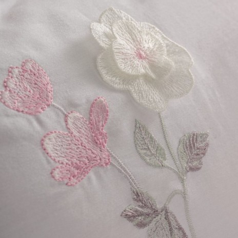 Lenjerie de pat roz și alb, broderii florale, 100% bumbac satinat, set 6 piese.