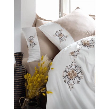 Lenjerie de pat Mira Beige bej și alb cu broderii și aplicații 3D din bumbac satinat Cotton Box