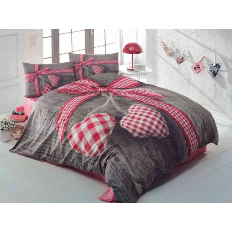 Lenjerie de pat Ranforce Cottonbox Lovebox Red cu design romantic ce include funde și inimi roșii în carouri pe un fundal gri